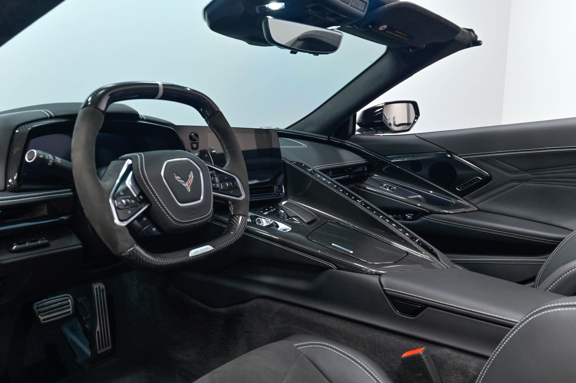 Used 2025 Chevrolet Corvette Z06 RWD image 14