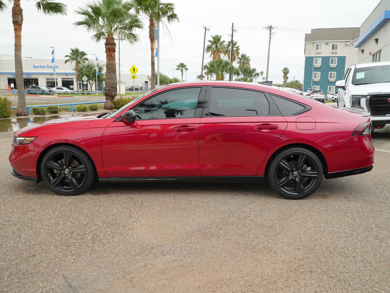 Used 2024 Honda Accord Sport image 11