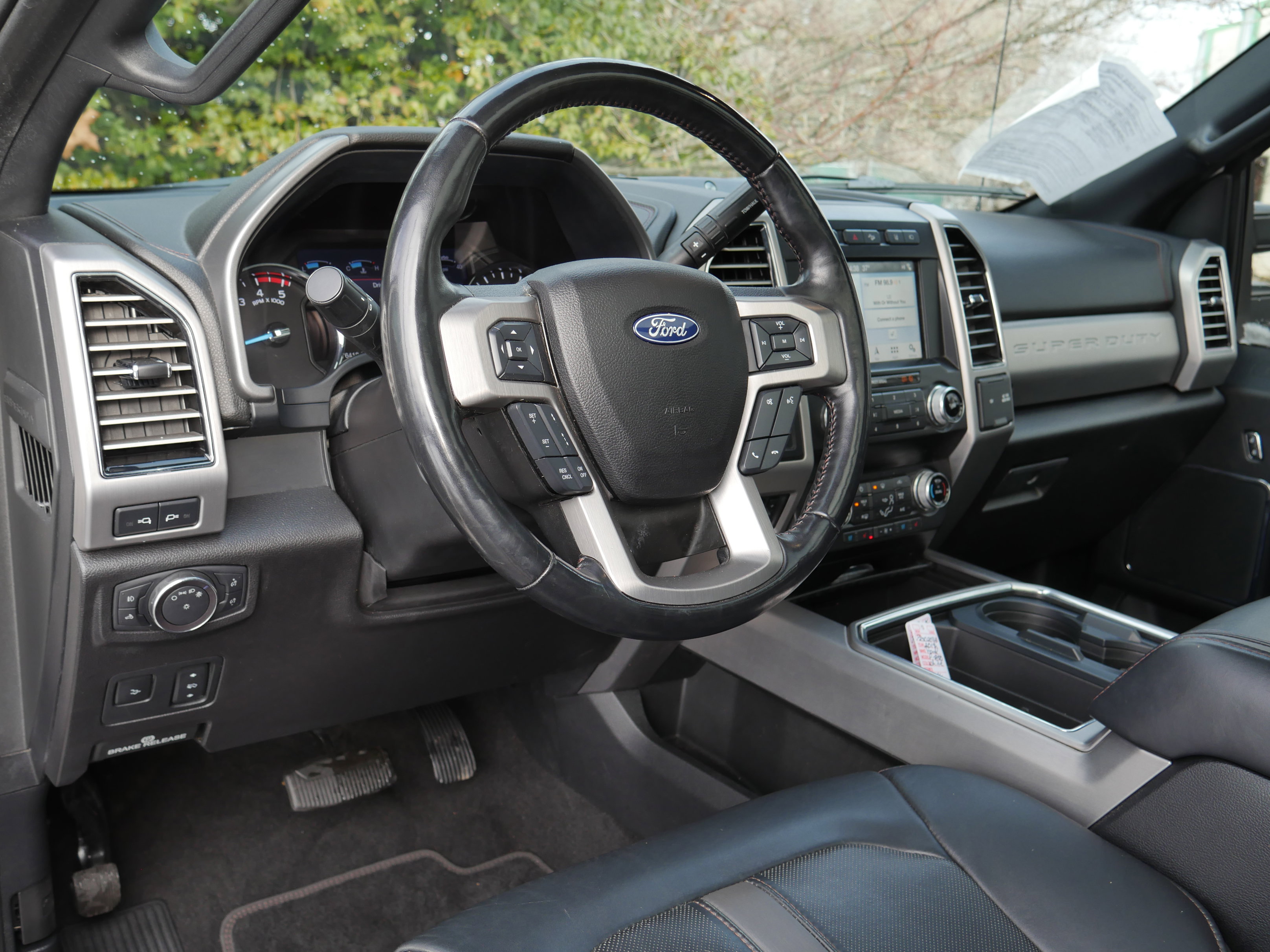 Used 2019 Ford F250 Platinum w/ Platinum Ultimate Package image 4