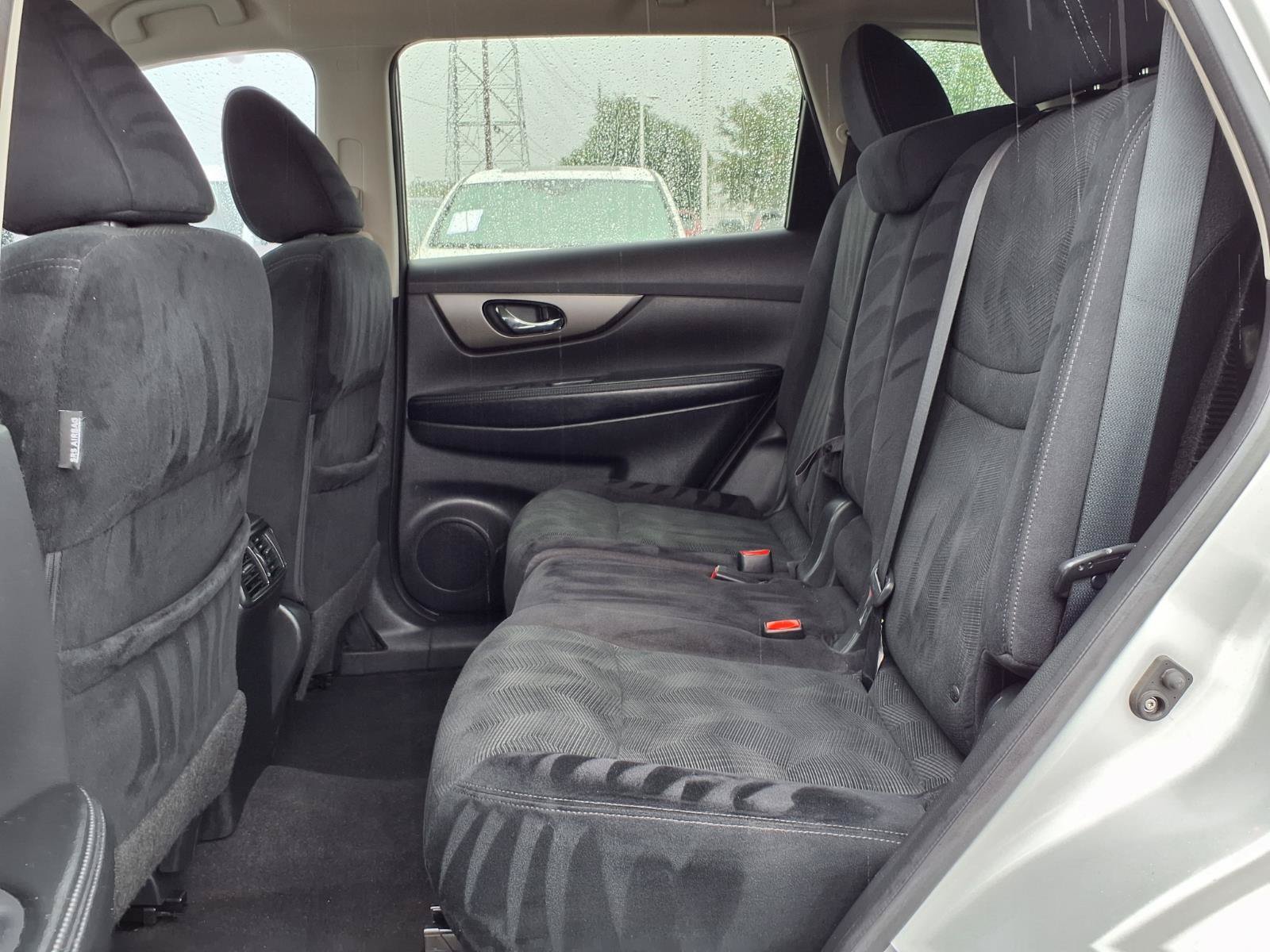 Used 2014 Nissan Rogue SV FWD image 18