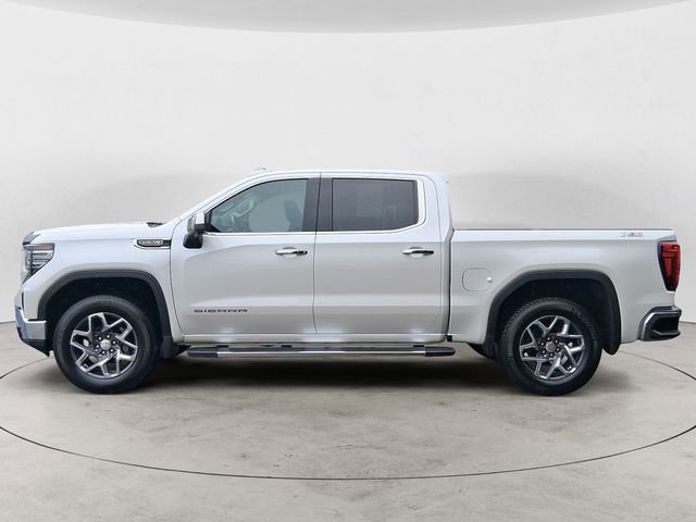 Used 2023 GMC Sierra 1500 SLT image 2