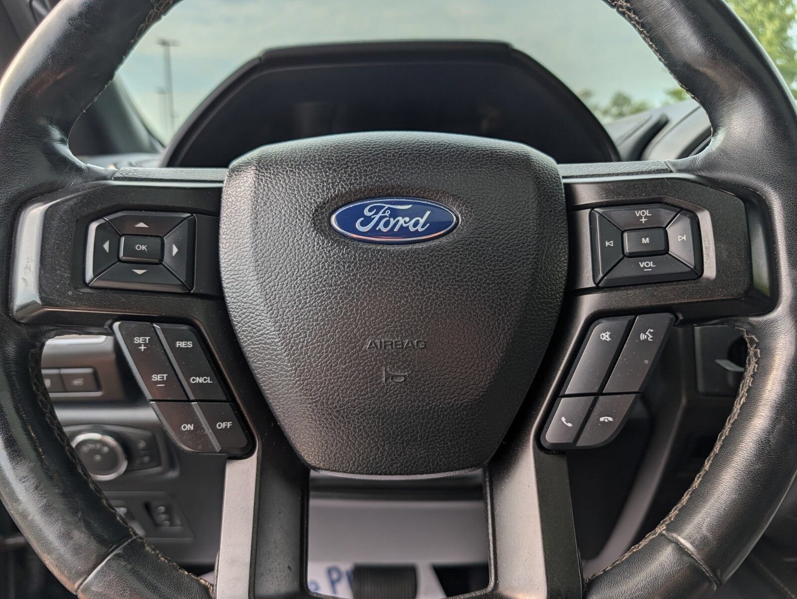 Used 2019 Ford Expedition Limited AWD/4WD image 32