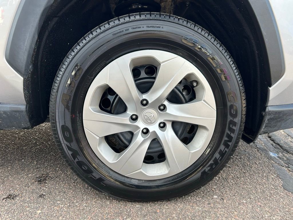 Used 2024 Toyota RAV4 LE image 37