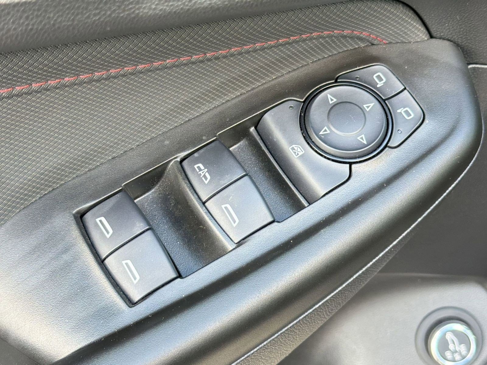 Used 2021 Chevrolet TrailBlazer RS w/ Sun and Liftgate Package image 11