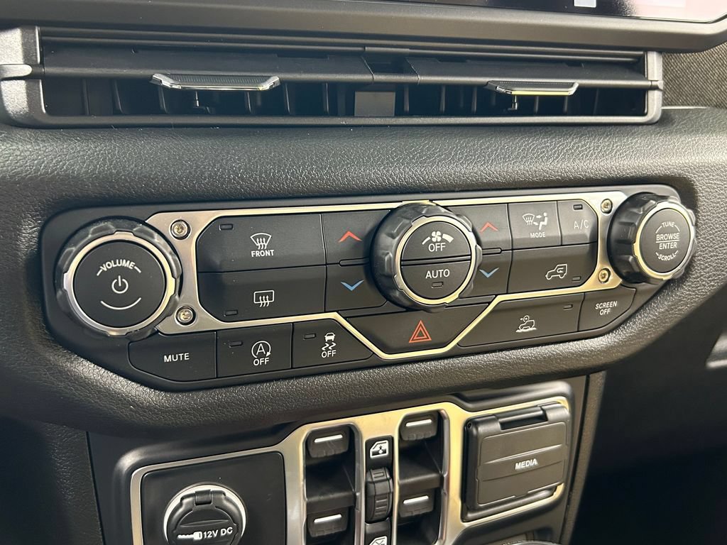 New 2026 Jeep Gladiator Willys AWD/4WD image 19