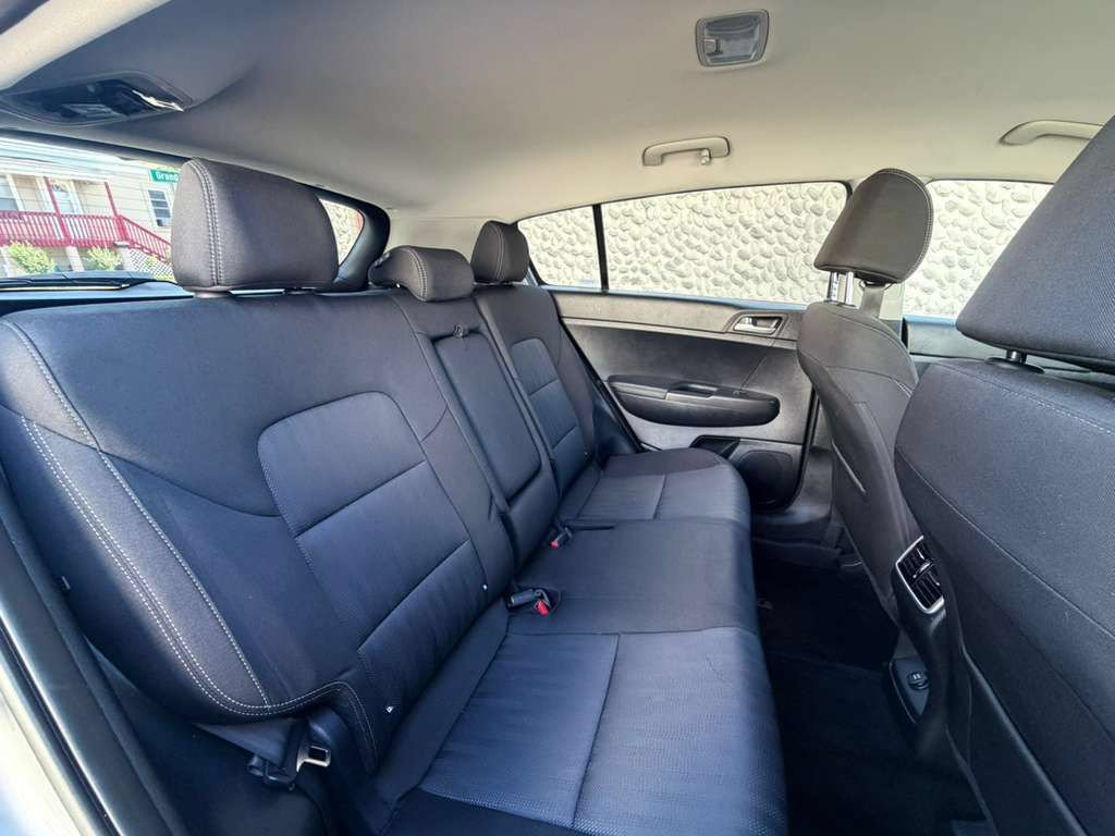 Used 2022 Kia Sportage LX AWD/4WD image 18