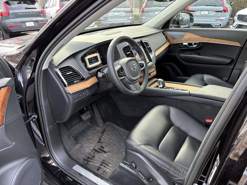 Used 2023 Volvo XC90 T8 Plus w/ Protection Package Premier image 25
