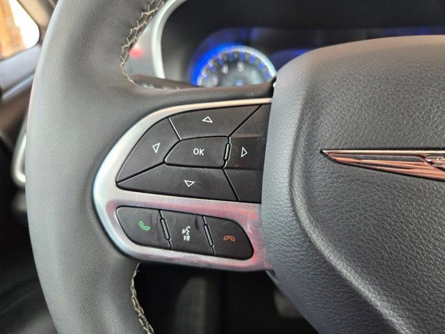 Used 2025 Chrysler Pacifica Select FWD image 20