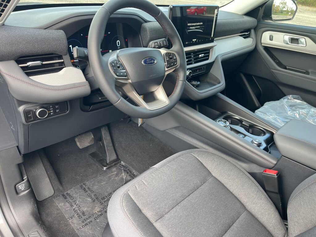 New 2026 Ford Explorer Active image 6