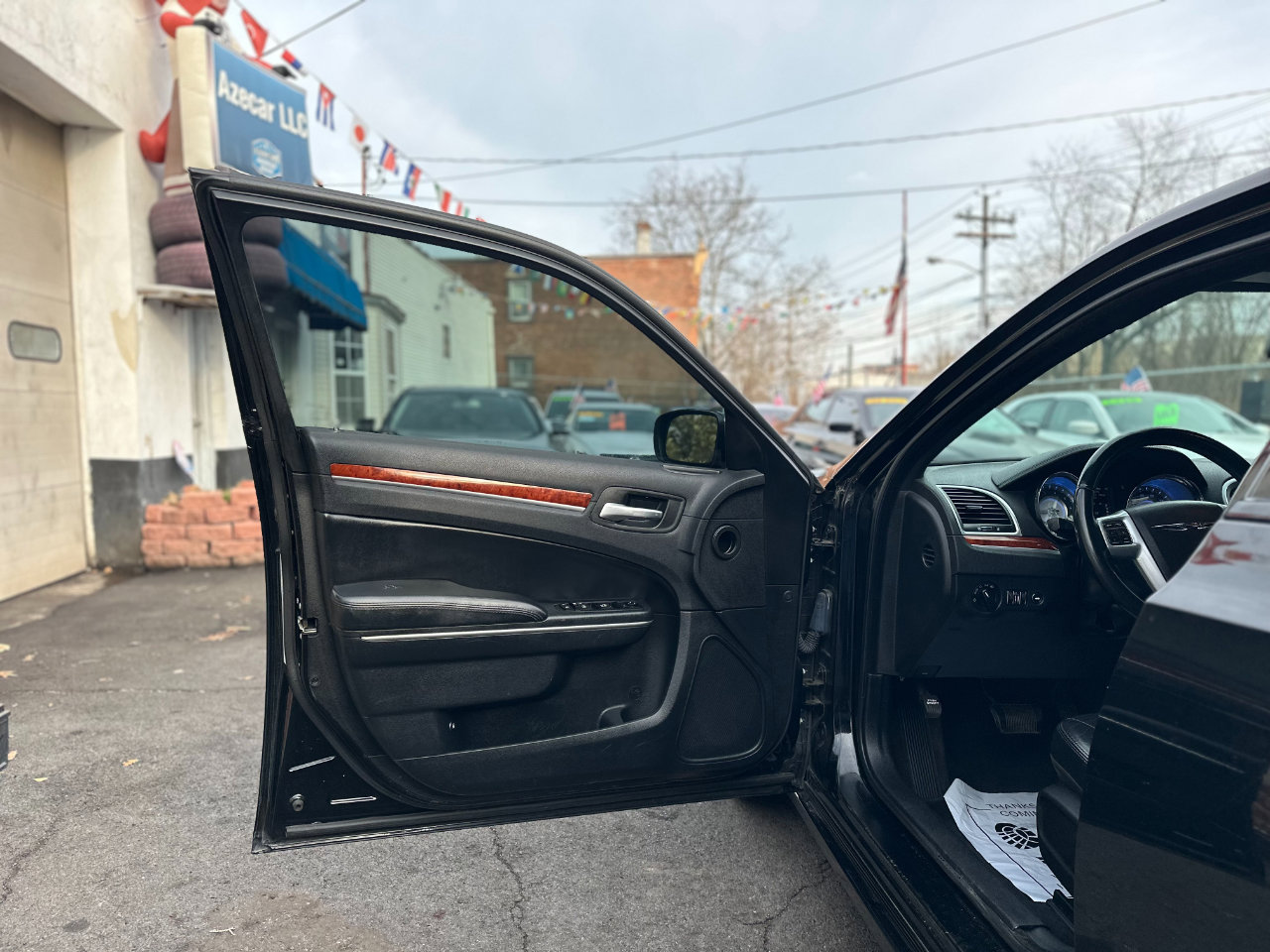 Used 2014 Chrysler 300 RWD image 20