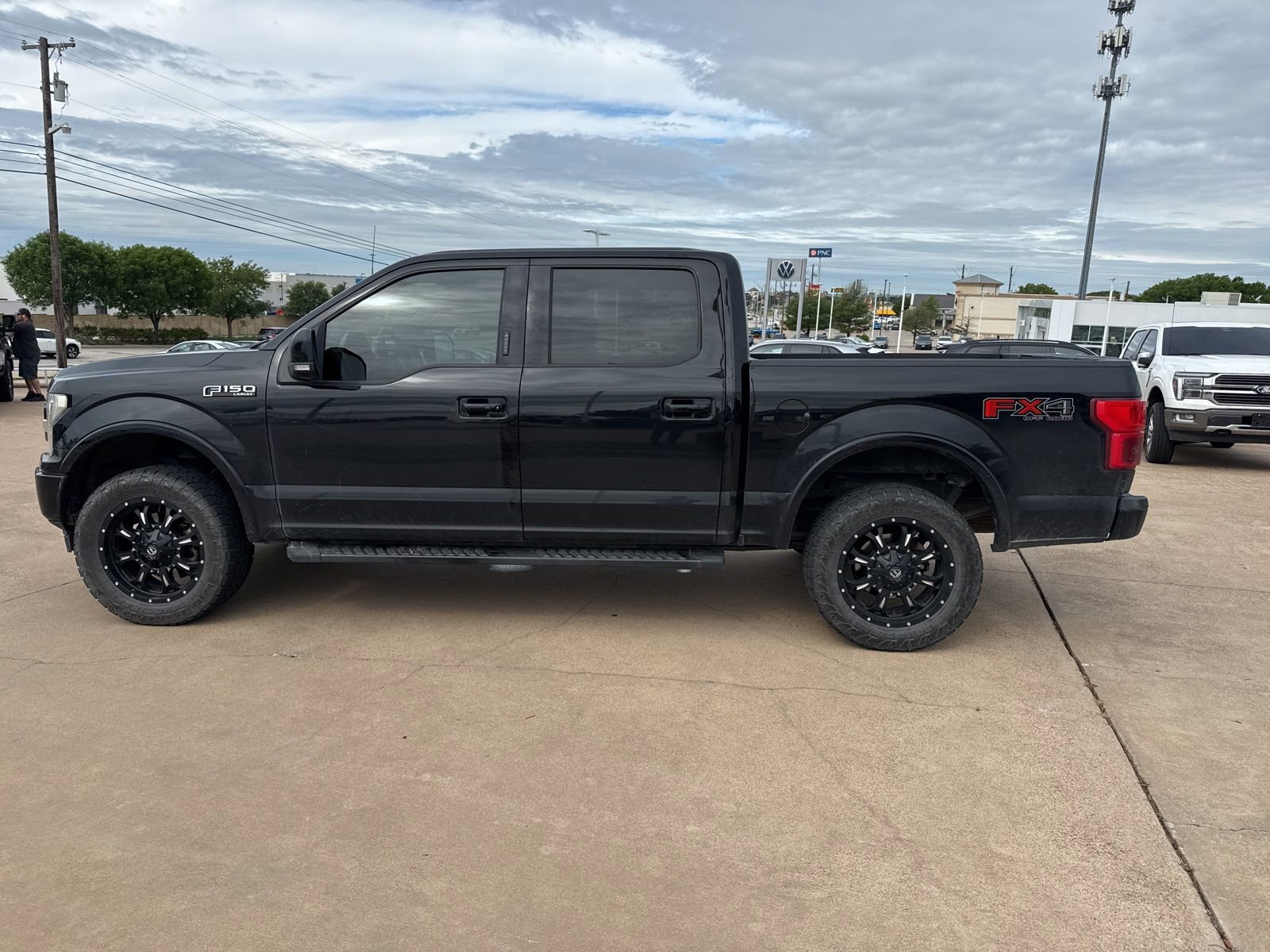 Used 2019 Ford F150 Lariat w/ Equipment Group 502A Luxury image 4