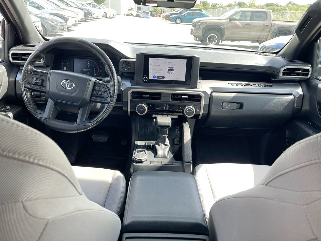 Certified 2024 Toyota Tacoma SR5 AWD/4WD image 10