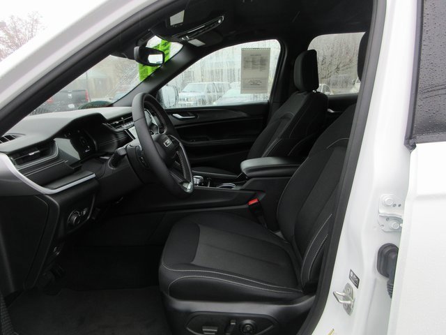 Used 2024 Jeep Grand Cherokee Laredo X w/ Luxury Tech Group I image 13