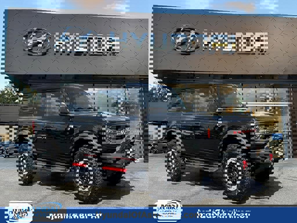 Used 2023 Ford Bronco Big Bend w/ Sasquatch Package image 1