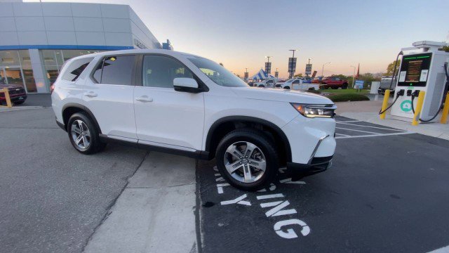 Used 2023 Honda Pilot EX-L image 2