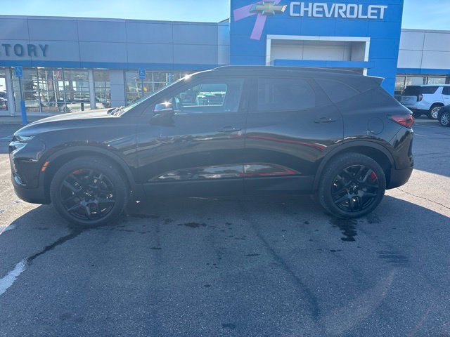 Used 2021 Chevrolet Blazer LT w/ Redline Edition FWD image 2