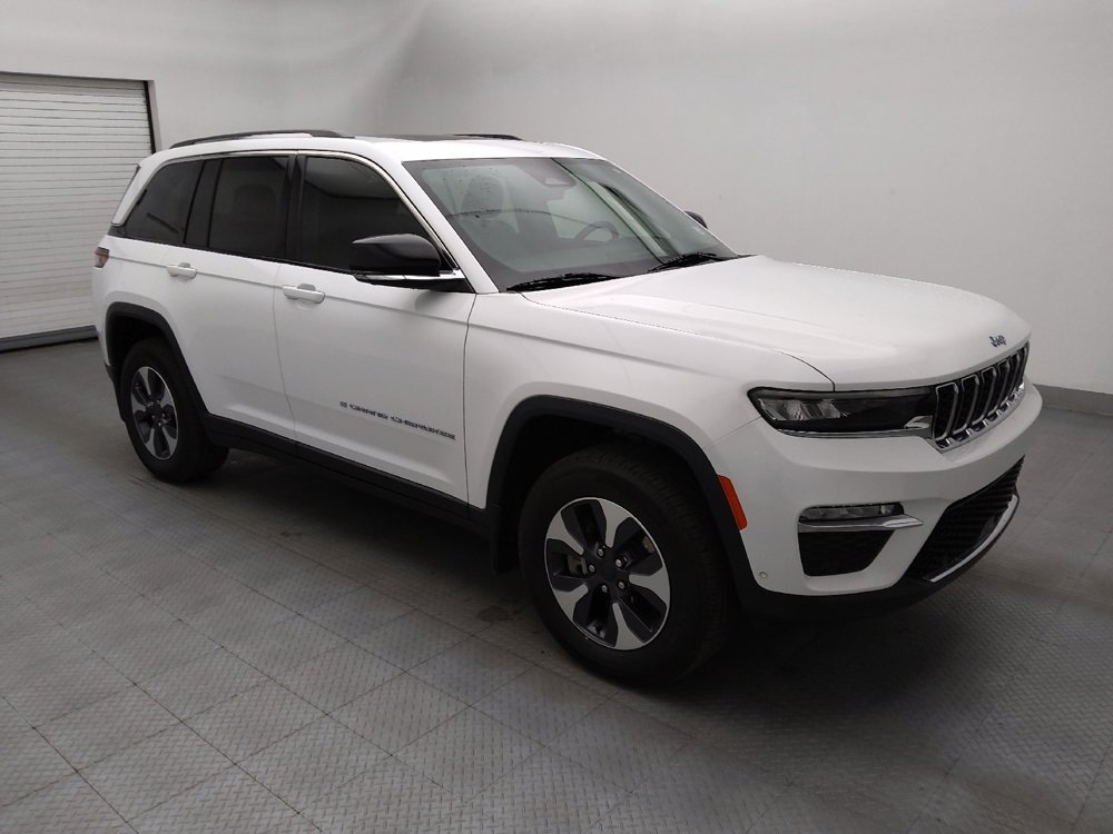 Used 2022 Jeep Grand Cherokee Limited 4xe w/ Luxury Tech Group II AWD/4WD image 11