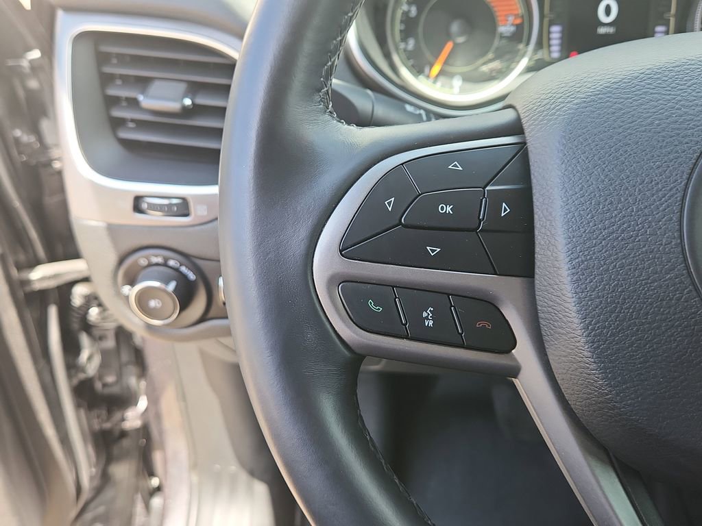 Used 2019 Jeep Cherokee Latitude Plus AWD/4WD image 23