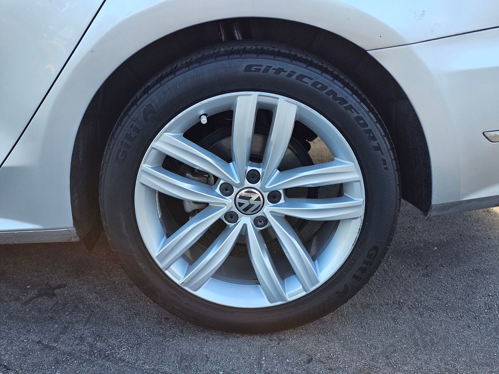Used 2019 Volkswagen Passat 2.0T Wolfsburg w/ Wheels & Sunroof Package FWD image 8