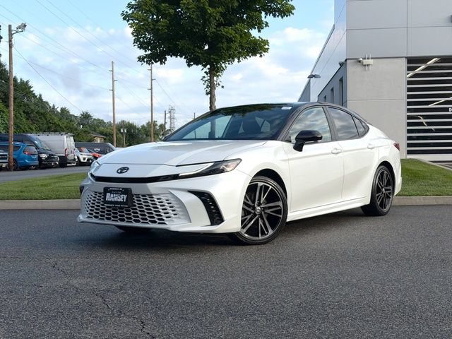 Used 2025 Toyota Camry XSE AWD/4WD image 1