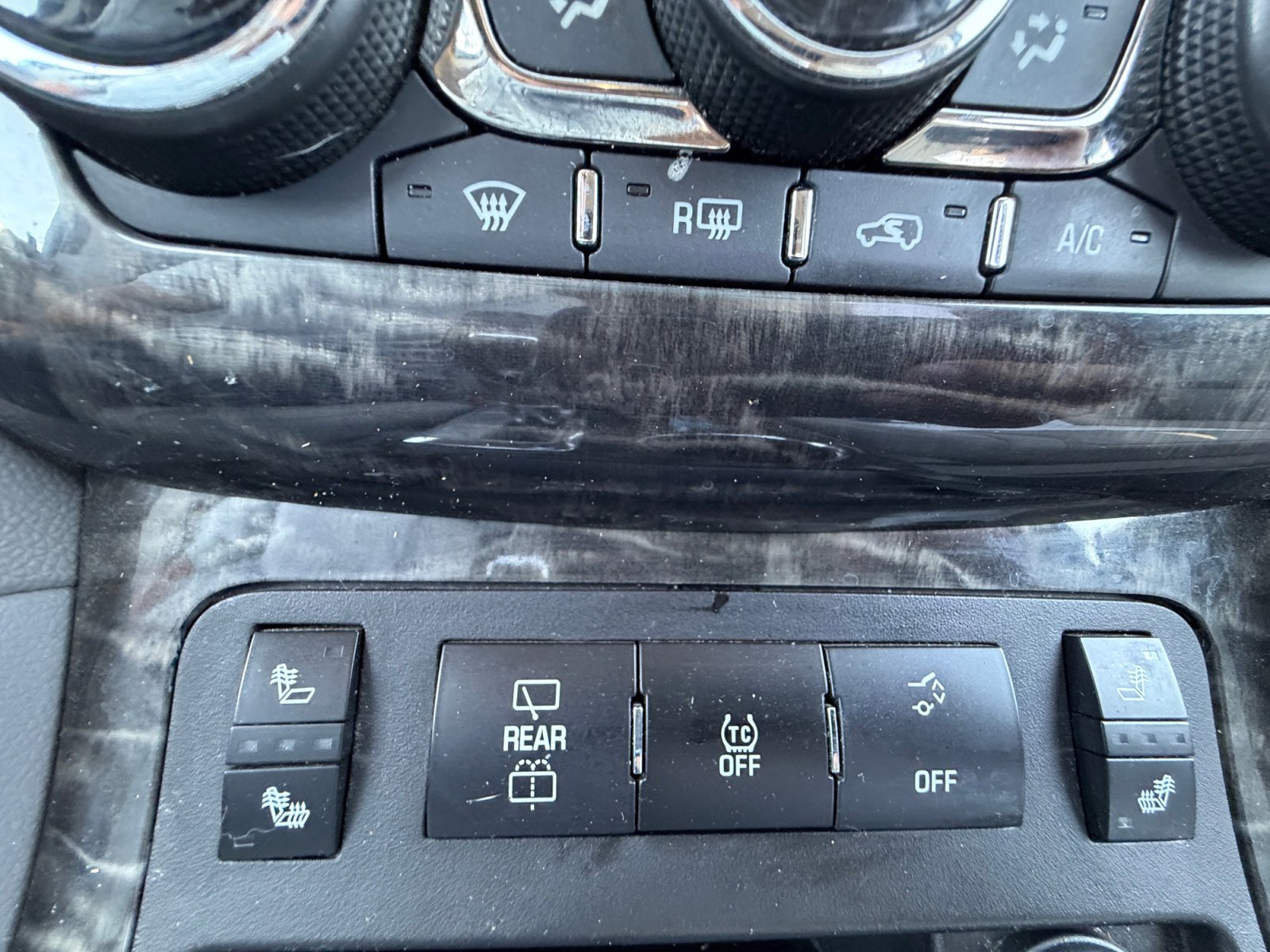 Used 2014 Buick Enclave Leather w/ LPO, Cargo Convenience Pkg FWD image 31