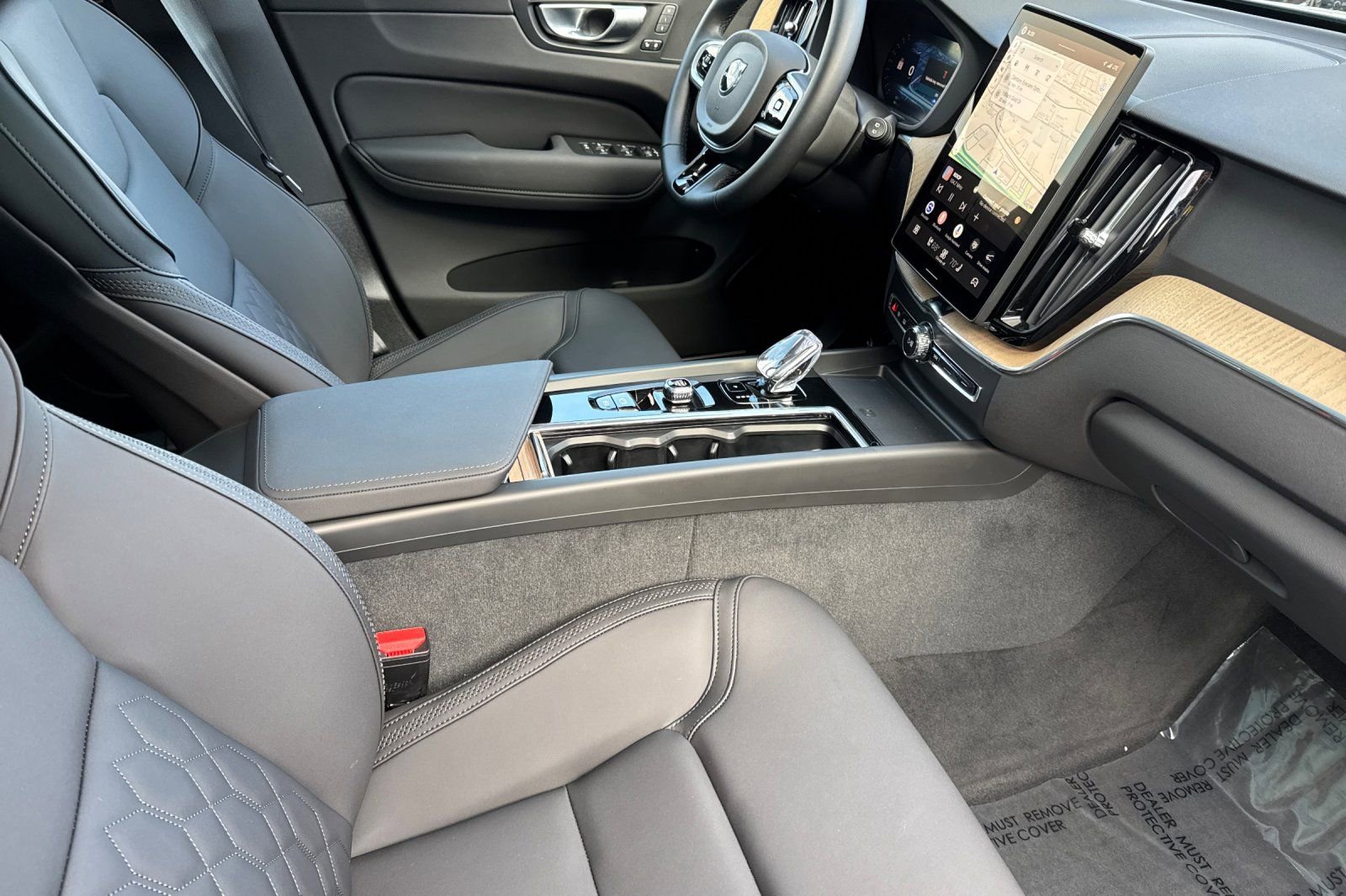 Certified 2026 Volvo XC60 B5 Plus w/ Climate Package PRO image 16