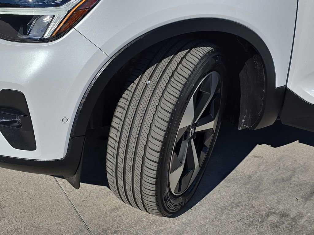Used 2023 Volvo XC40 B5 Plus w/ Driver Assist Package image 37