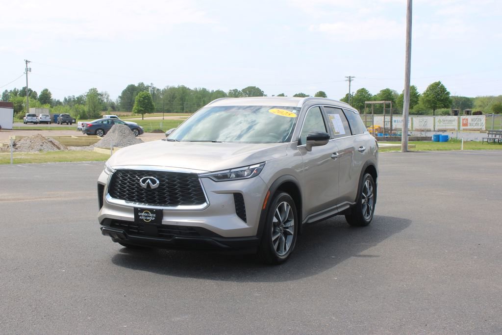 Used 2025 INFINITI QX60 Luxe AWD/4WD image 4