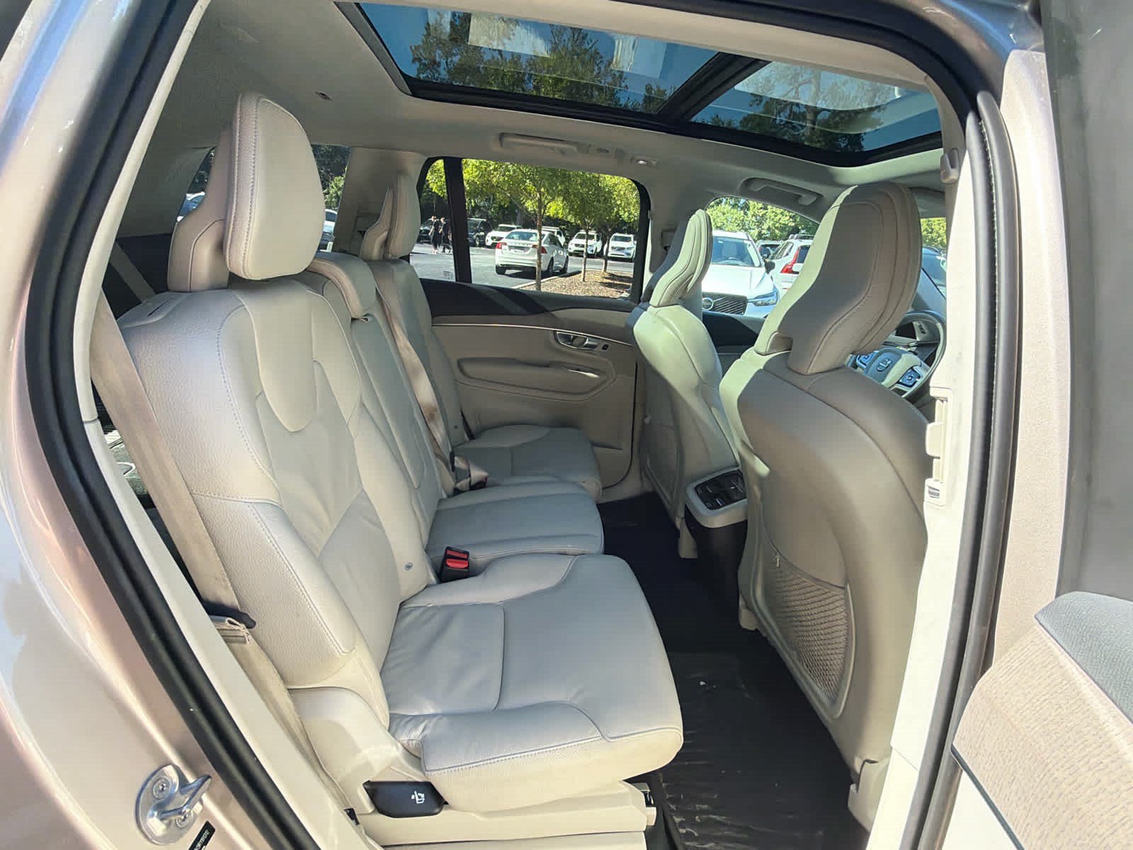 Used 2024 Volvo XC90 B6 Core w/ Protection Package Premier AWD/4WD image 21