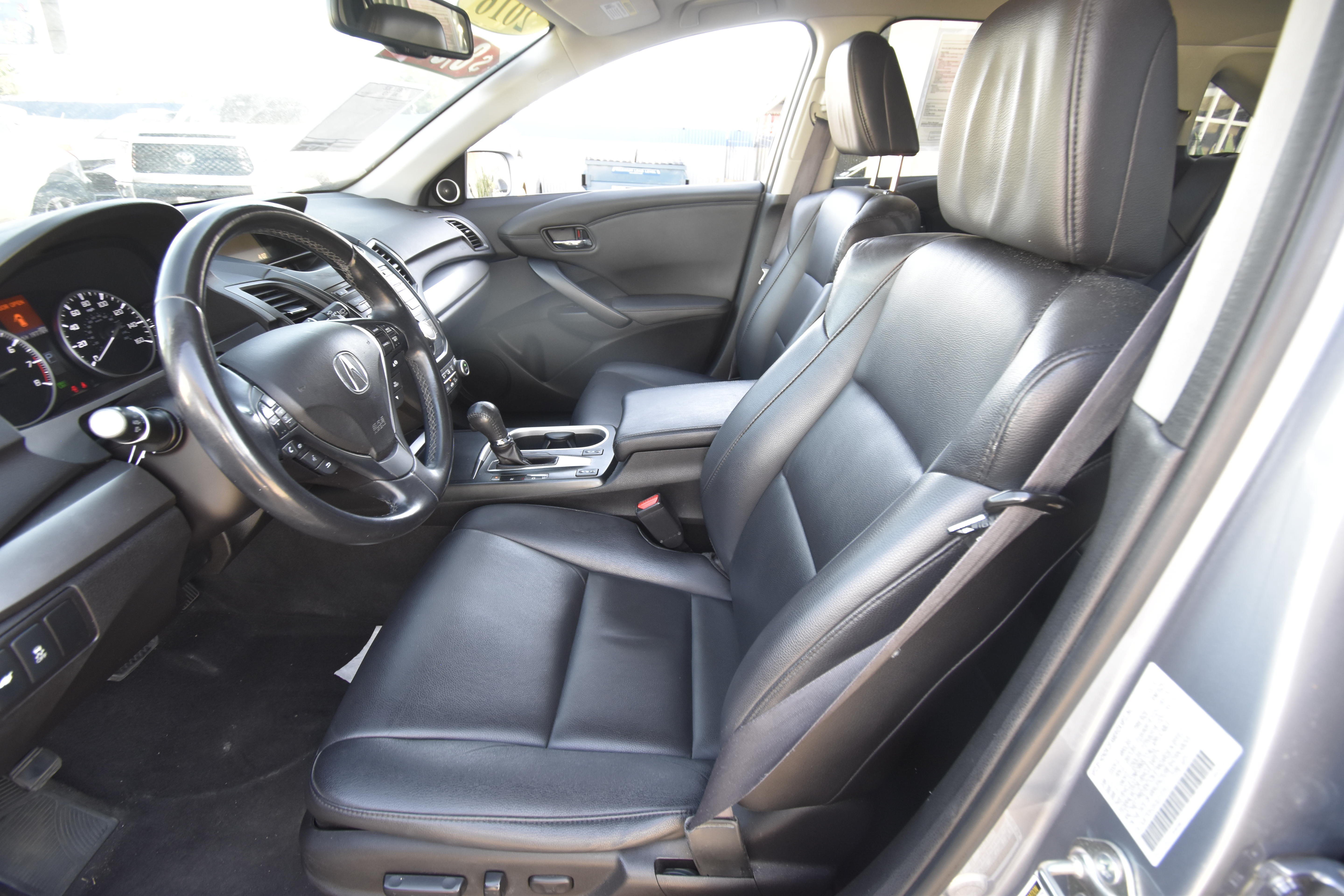 Used 2016 Acura RDX w/ AcuraWatch Plus Package FWD image 2