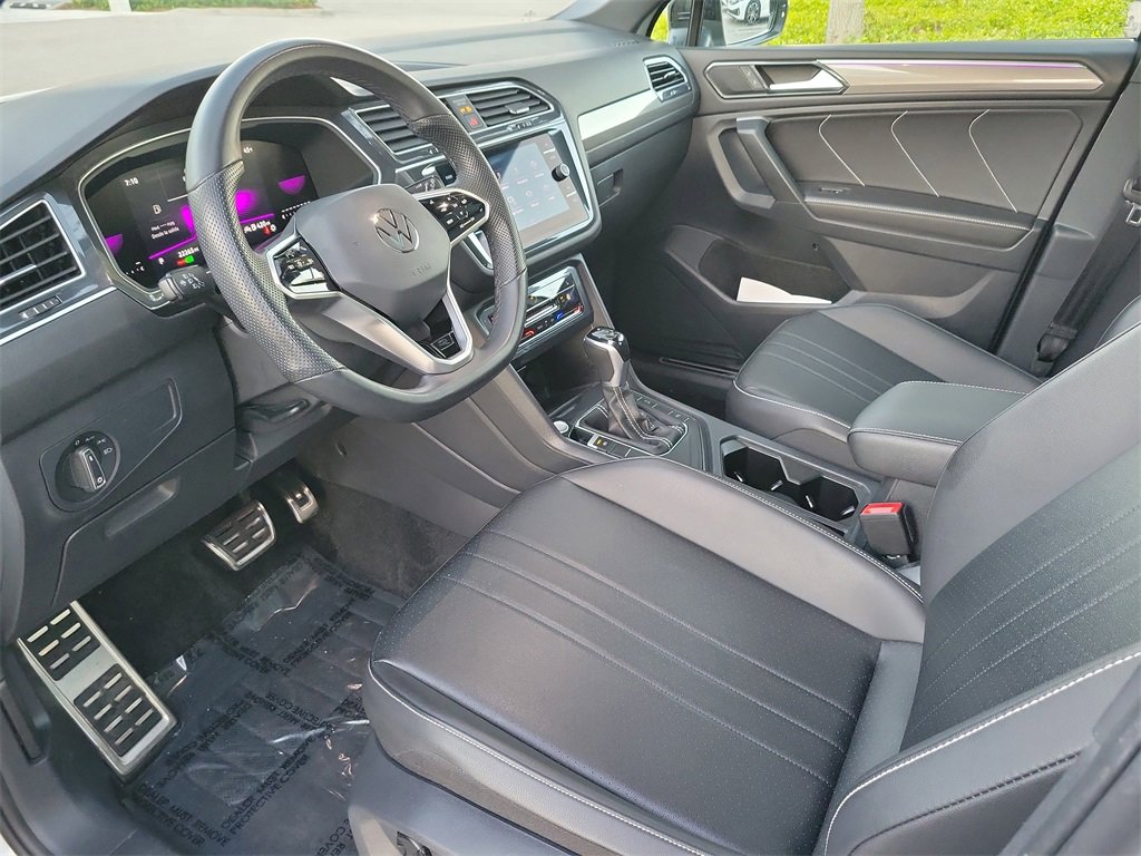 Certified 2024 Volkswagen Tiguan SE R-Line image 13