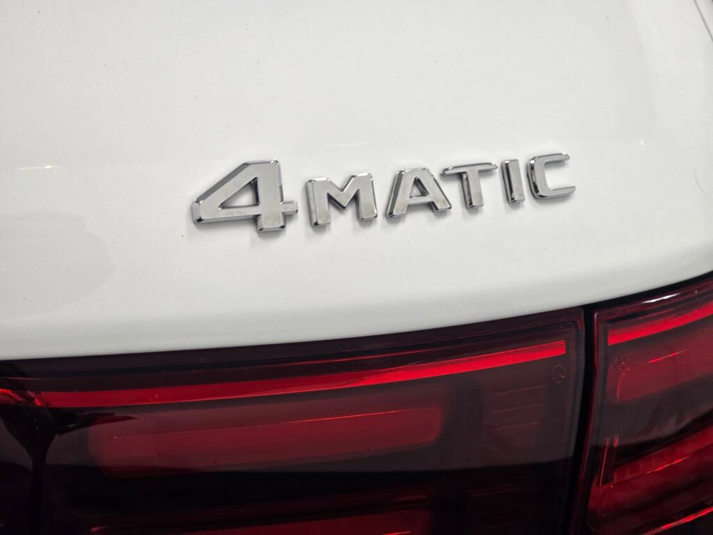 Used 2025 Mercedes-Benz GLB 250 4MATIC image 31