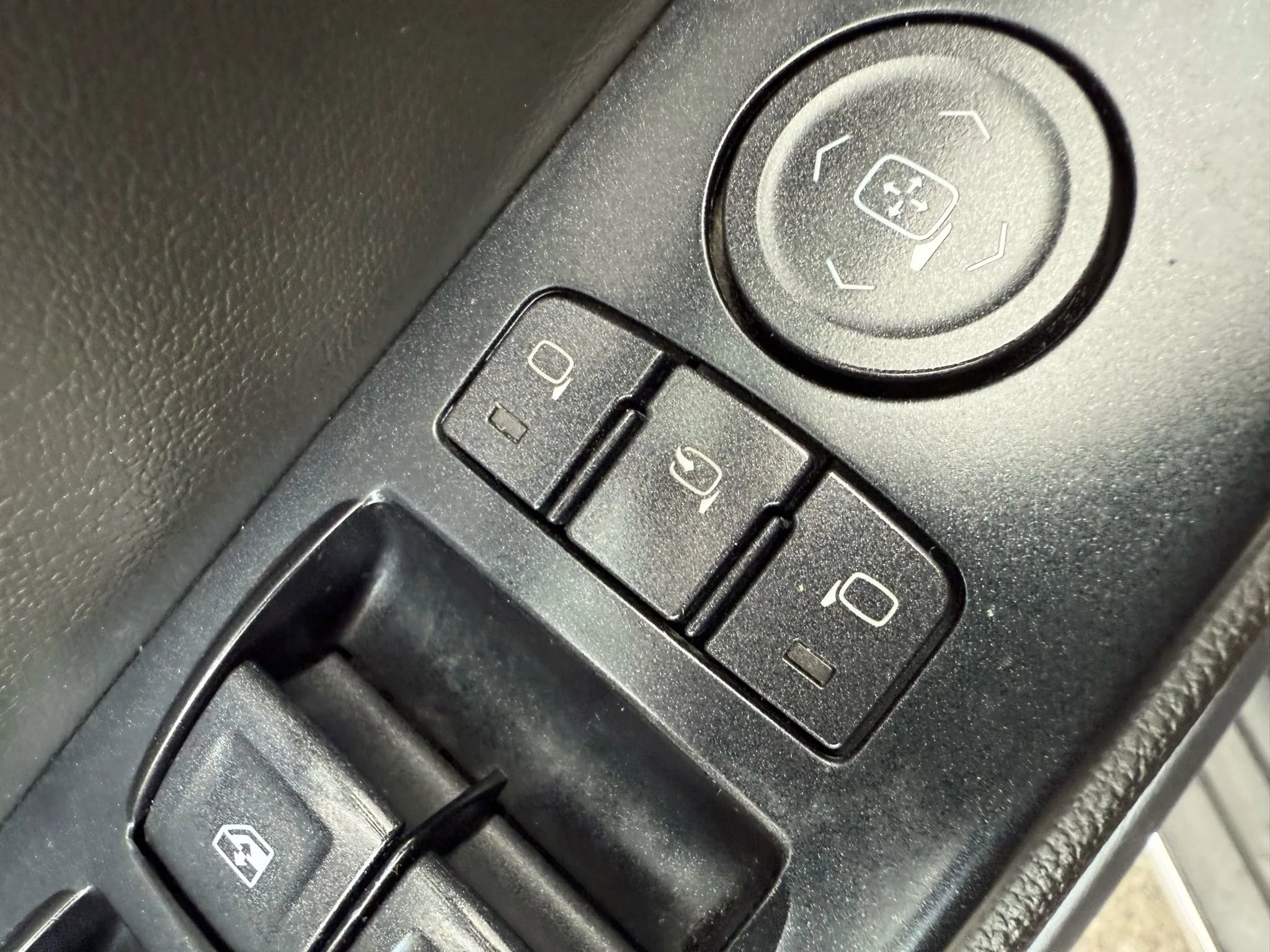 Used 2015 GMC Yukon SLT w/ Open Road Package image 26