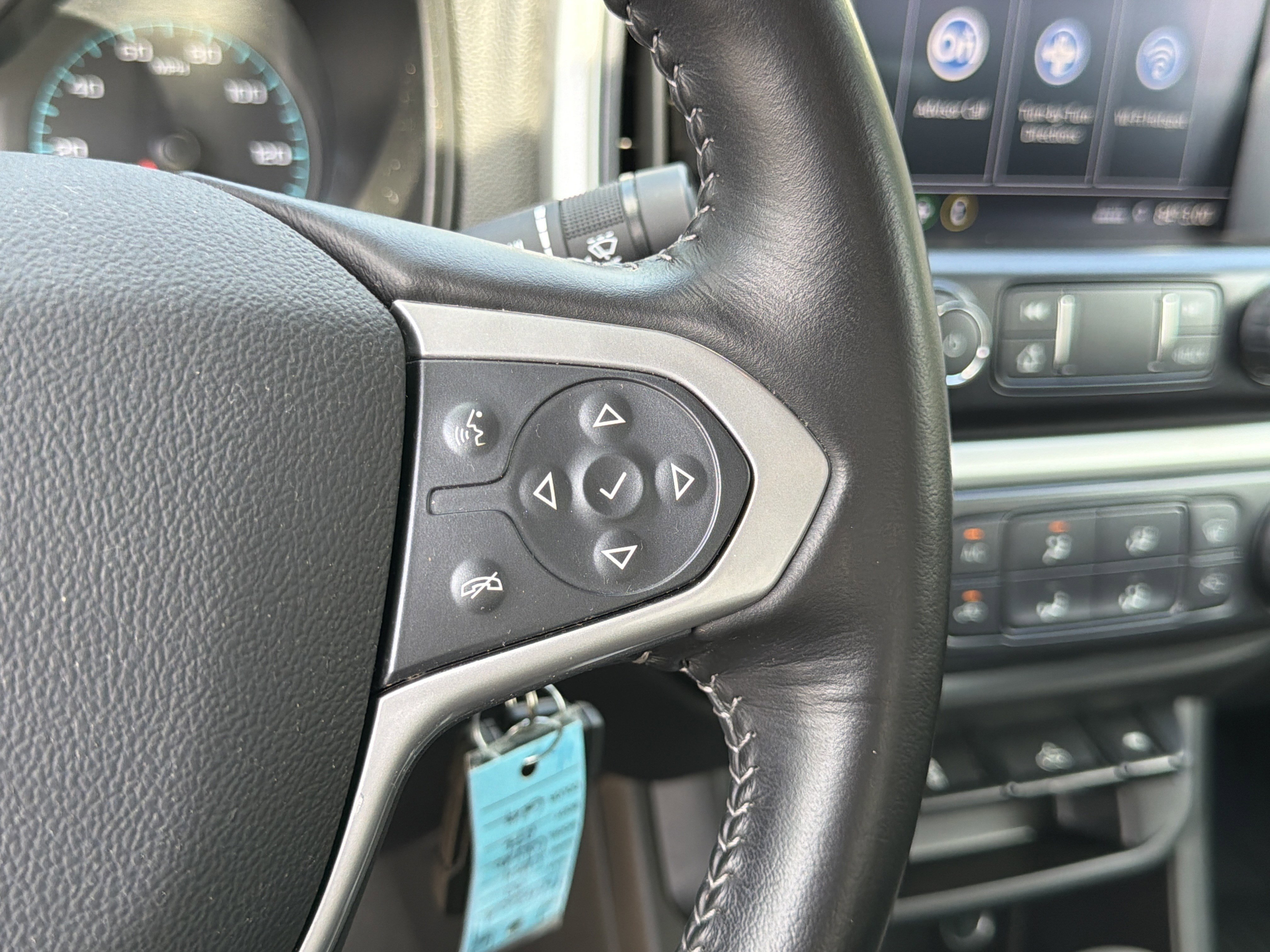 Used 2022 Chevrolet Colorado LT AWD/4WD image 25