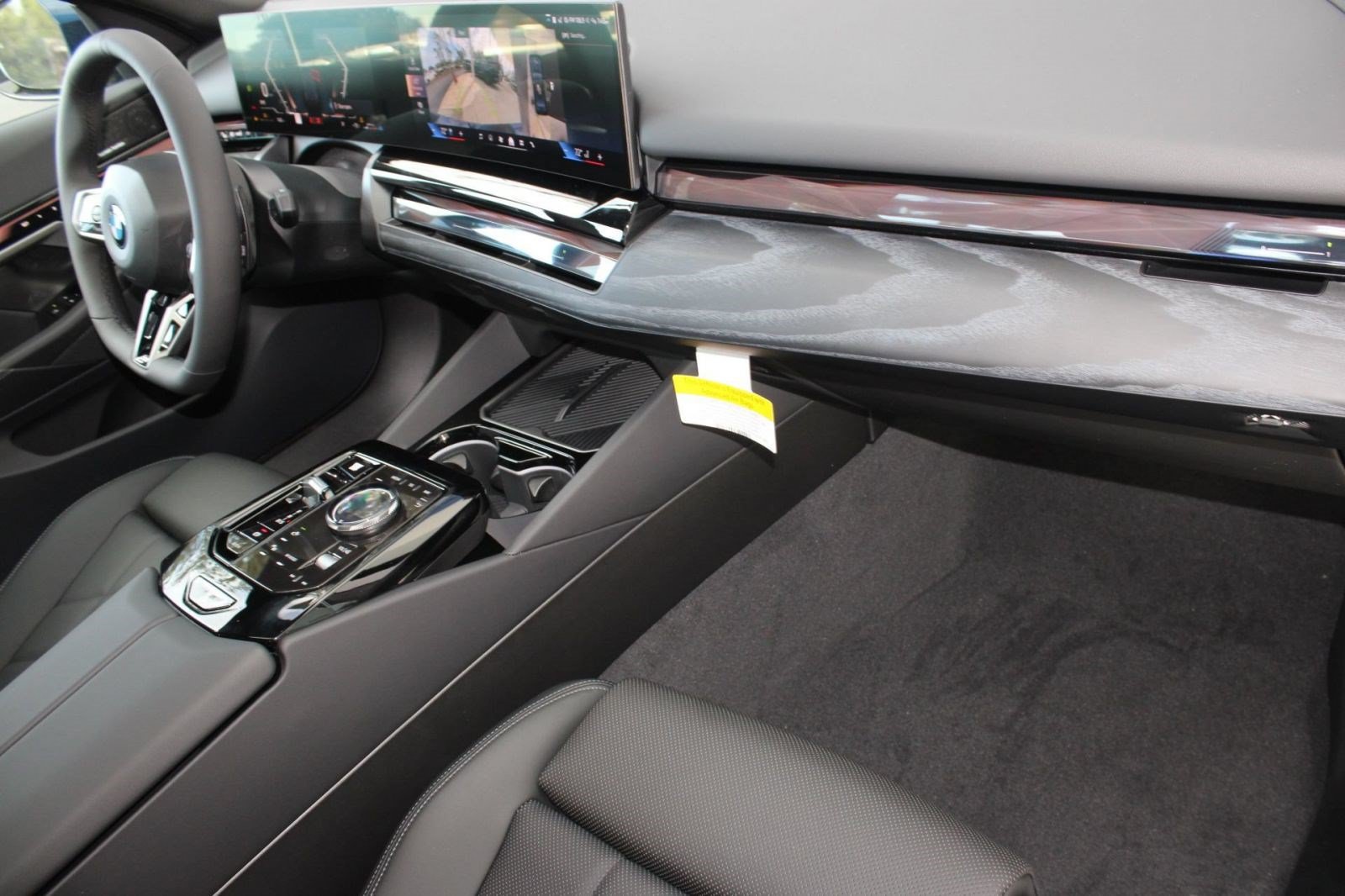 Used 2026 BMW 530i w/ M Sport Package RWD image 31