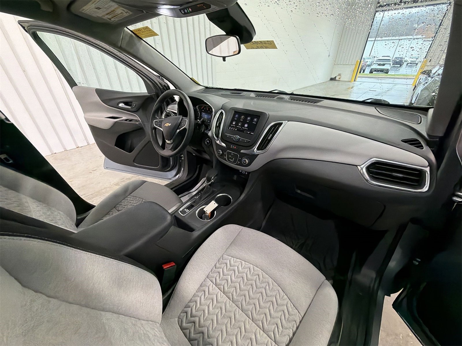 Used 2024 Chevrolet Equinox LS w/ LS Convenience Package image 26