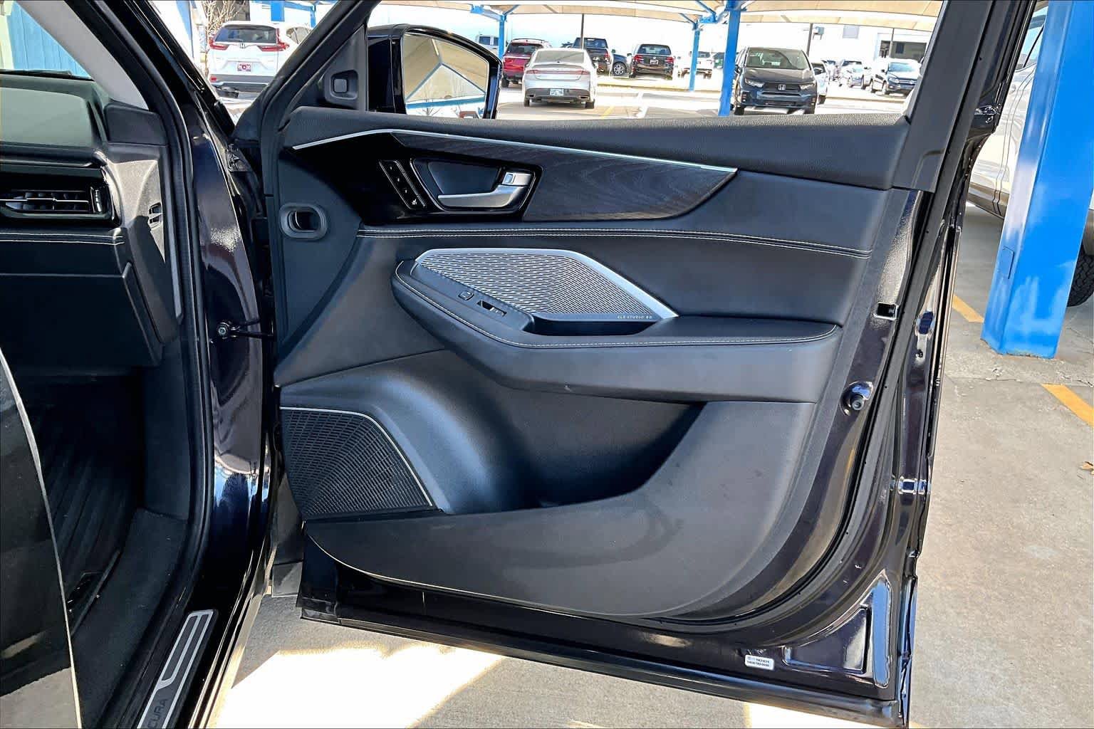 Used 2022 Acura MDX SH-AWD w/ Advance Package image 23