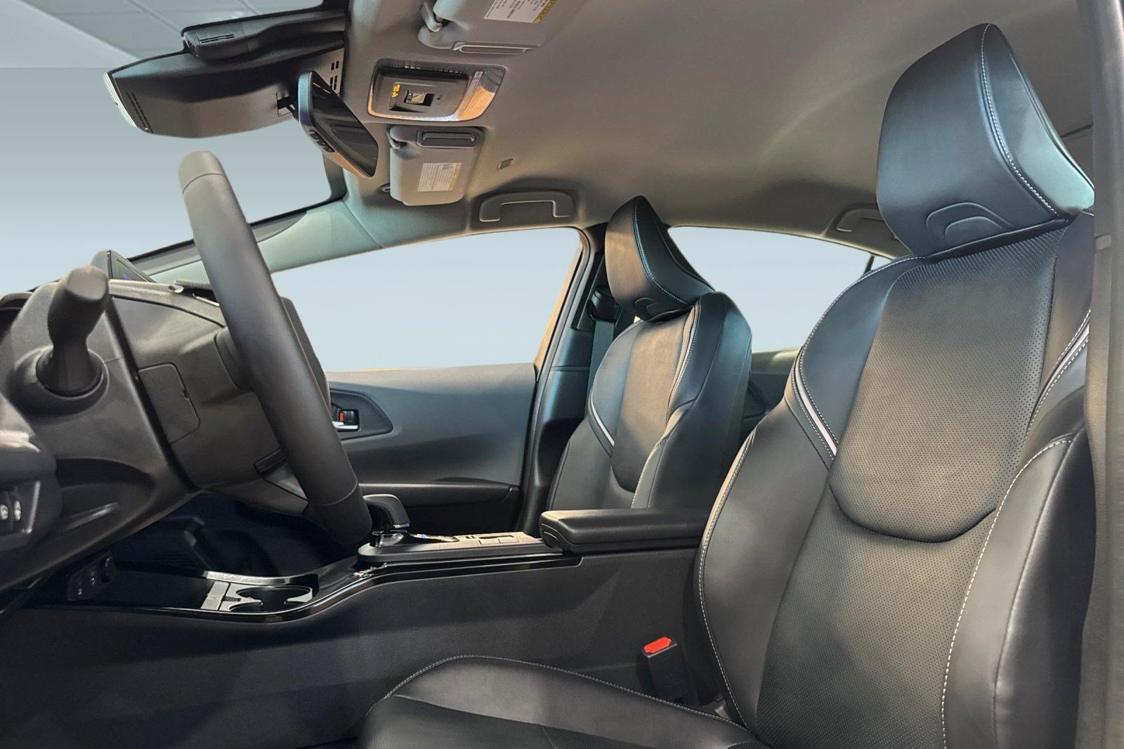 New 2026 Toyota Prius XLE FWD image 4