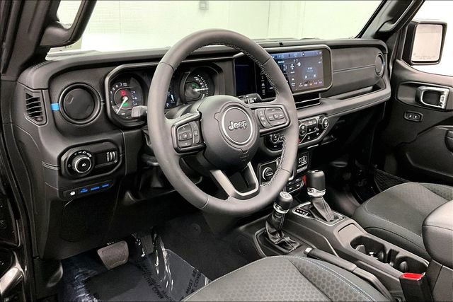 Used 2025 Jeep Wrangler Unlimited Rubicon 4xe w/ Convenience Group image 17