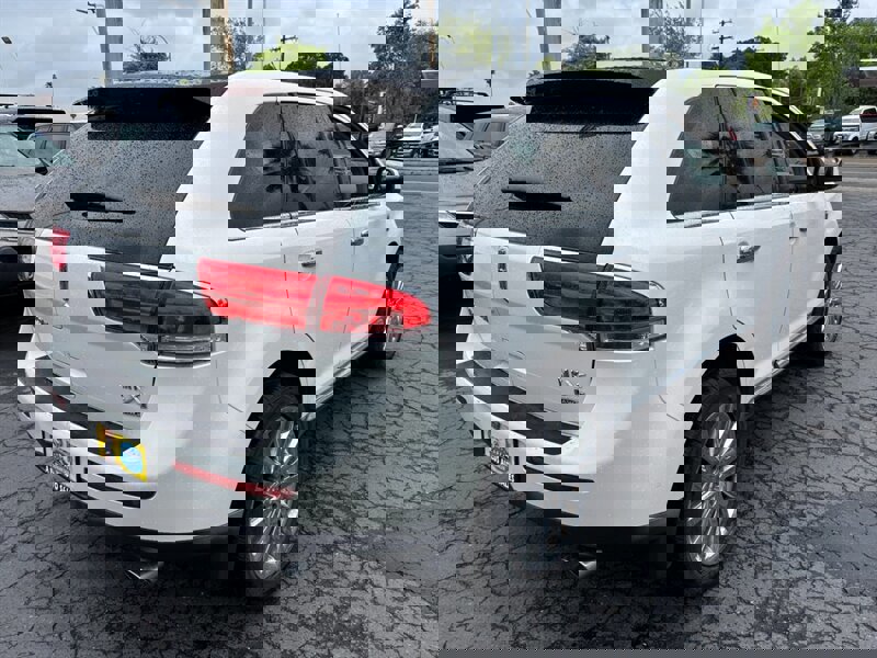 Used 2011 Lincoln MKX AWD w/ 102A Rapid Spec Order Code image 4