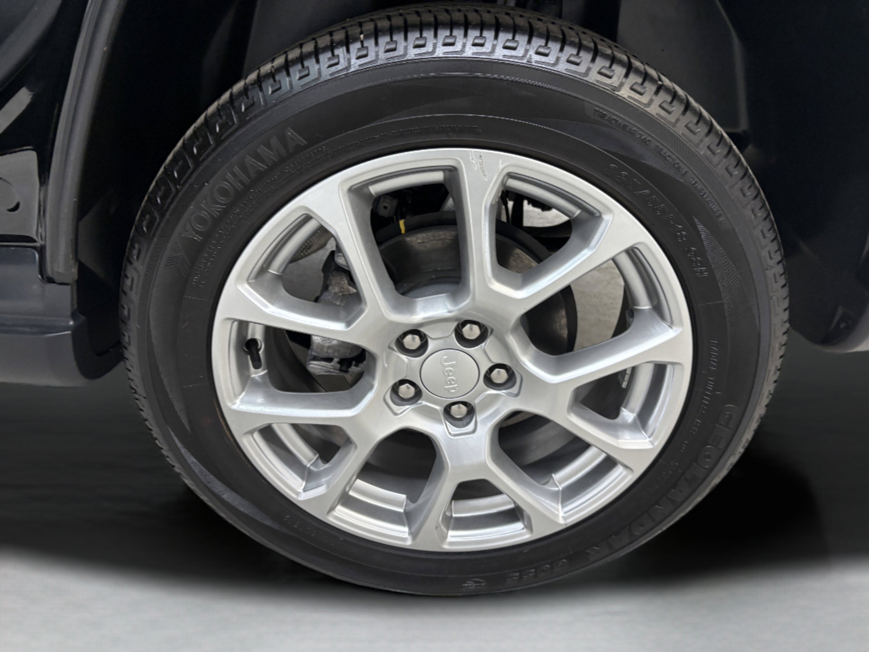 Used 2024 Jeep Compass Latitude image 7