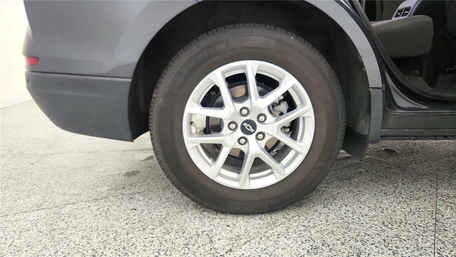 Used 2022 Chevrolet Equinox LT FWD image 32