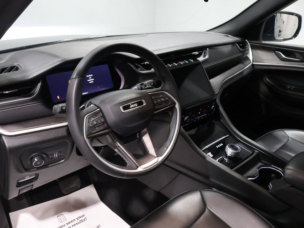 Used 2024 Jeep Grand Cherokee Limited image 13