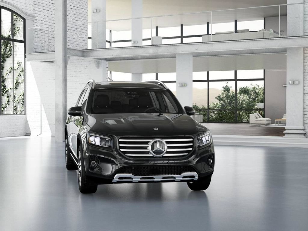 Used 2026 Mercedes-Benz GLB 250 4MATIC image 8