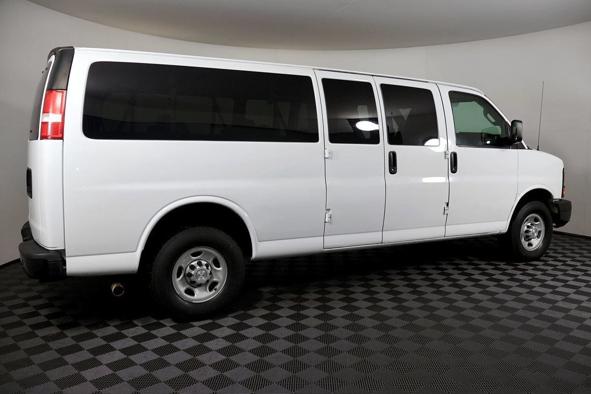 Used 2016 Chevrolet Express 3500 LS RWD image 7