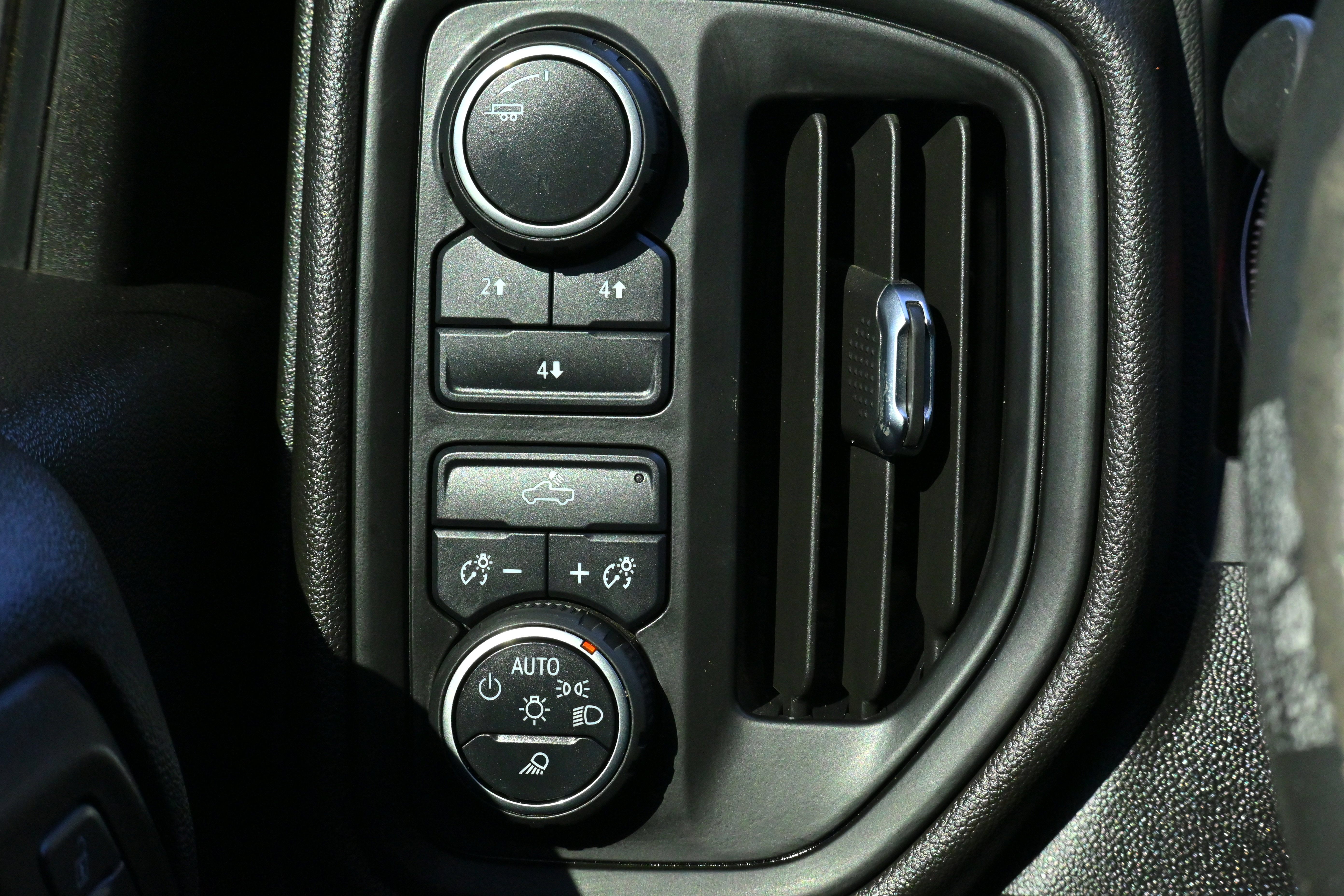 Used 2022 Chevrolet Silverado 2500 Custom w/ Custom Value Package image 22