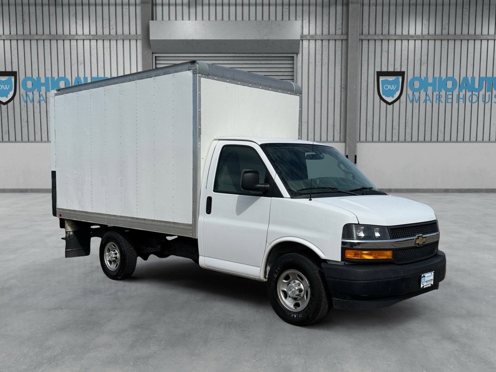 Used 2018 Chevrolet Express 3500 image 3