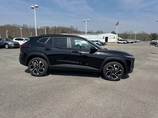 New 2026 Chevrolet Trax RS w/ Sunroof Package image 3