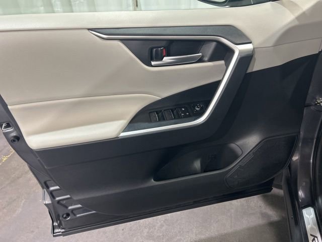 Used 2025 Toyota RAV4 XLE w/ Convenience Package AWD/4WD image 17