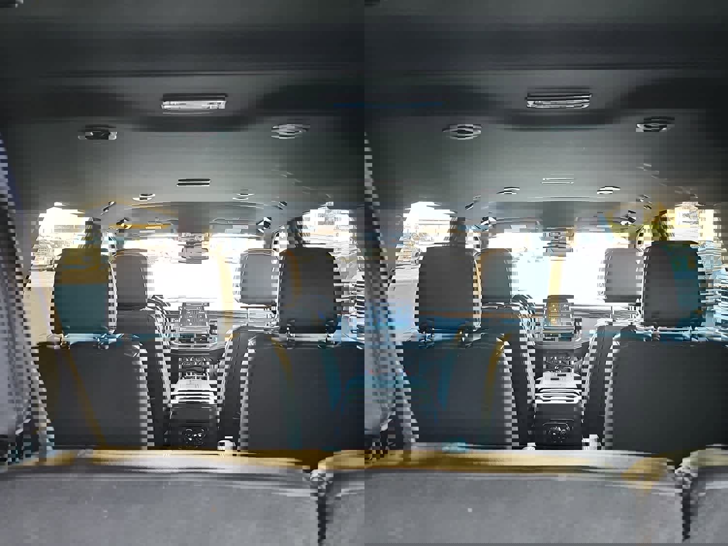 Used 2023 Chevrolet Suburban Premier image 38